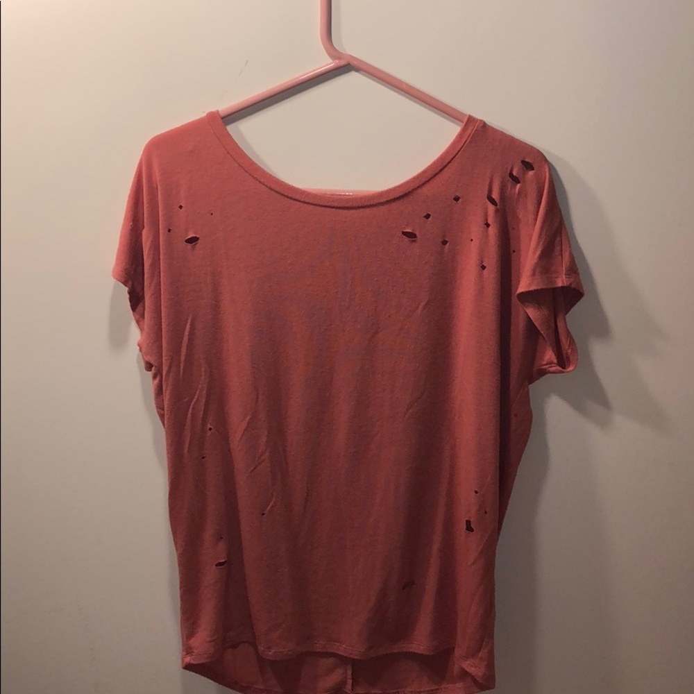 pink tshirt